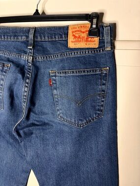 Levi's Men's distressed Jeans in Medium Blue Denim 511 Slim Fit